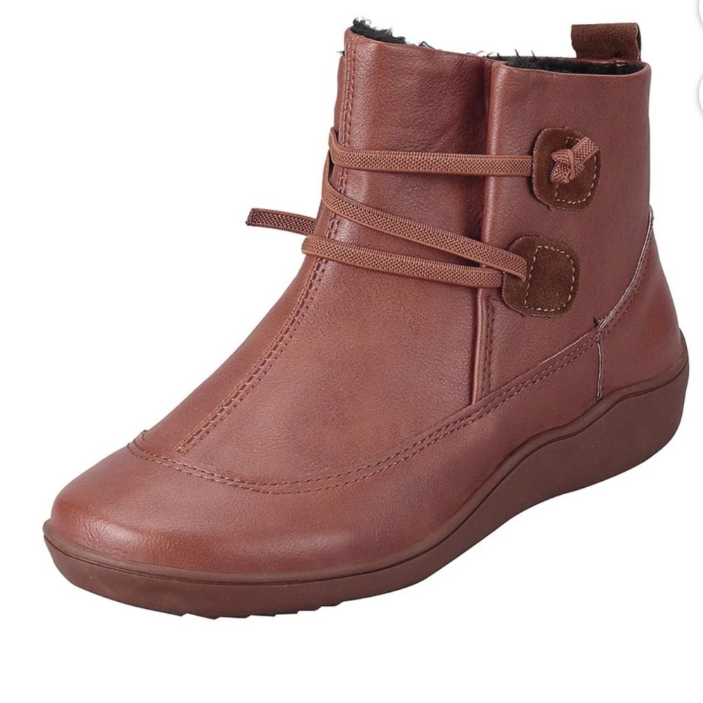 Used Flat Short Retro Women's Boots Size 9, No size on boots